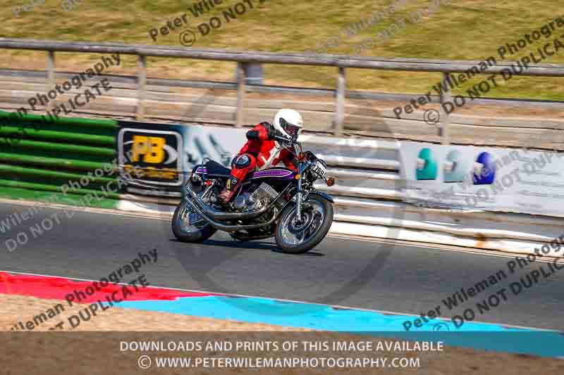 Vintage motorcycle club;eventdigitalimages;mallory park;mallory park trackday photographs;no limits trackdays;peter wileman photography;trackday digital images;trackday photos;vmcc festival 1000 bikes photographs